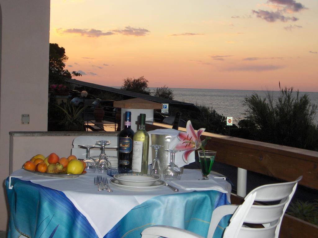 Hotel Villa Ombrosa Portoferraio Exterior foto