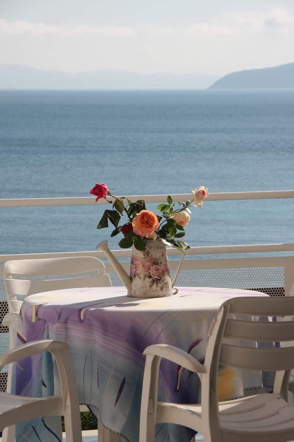 Hotel Villa Ombrosa Portoferraio Habitación foto