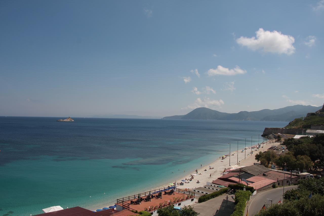 Hotel Villa Ombrosa Portoferraio Habitación foto